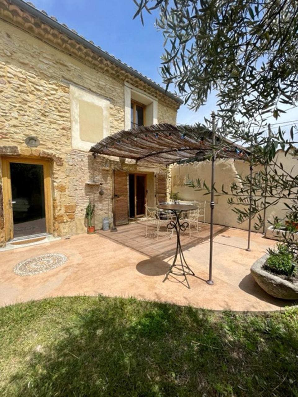 Hotel La Maison Bliss Piolenc Esterno foto